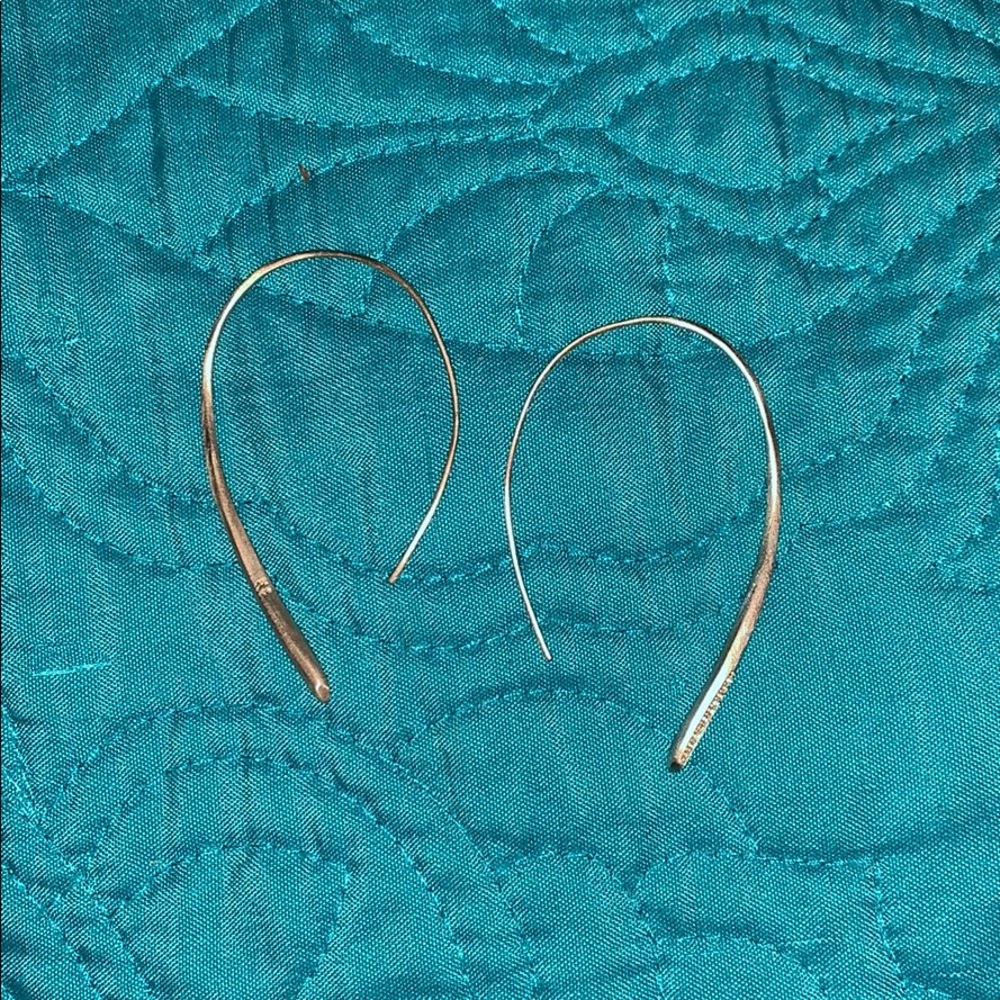 NWOT Silver Kendra Scott Earrings!